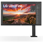 32' LG 32UN880-B LCD monitor